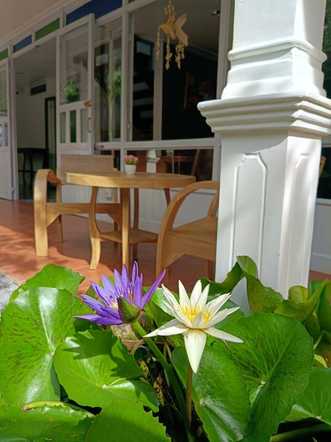Hotel Baan Debtida Bangkok Esterno foto