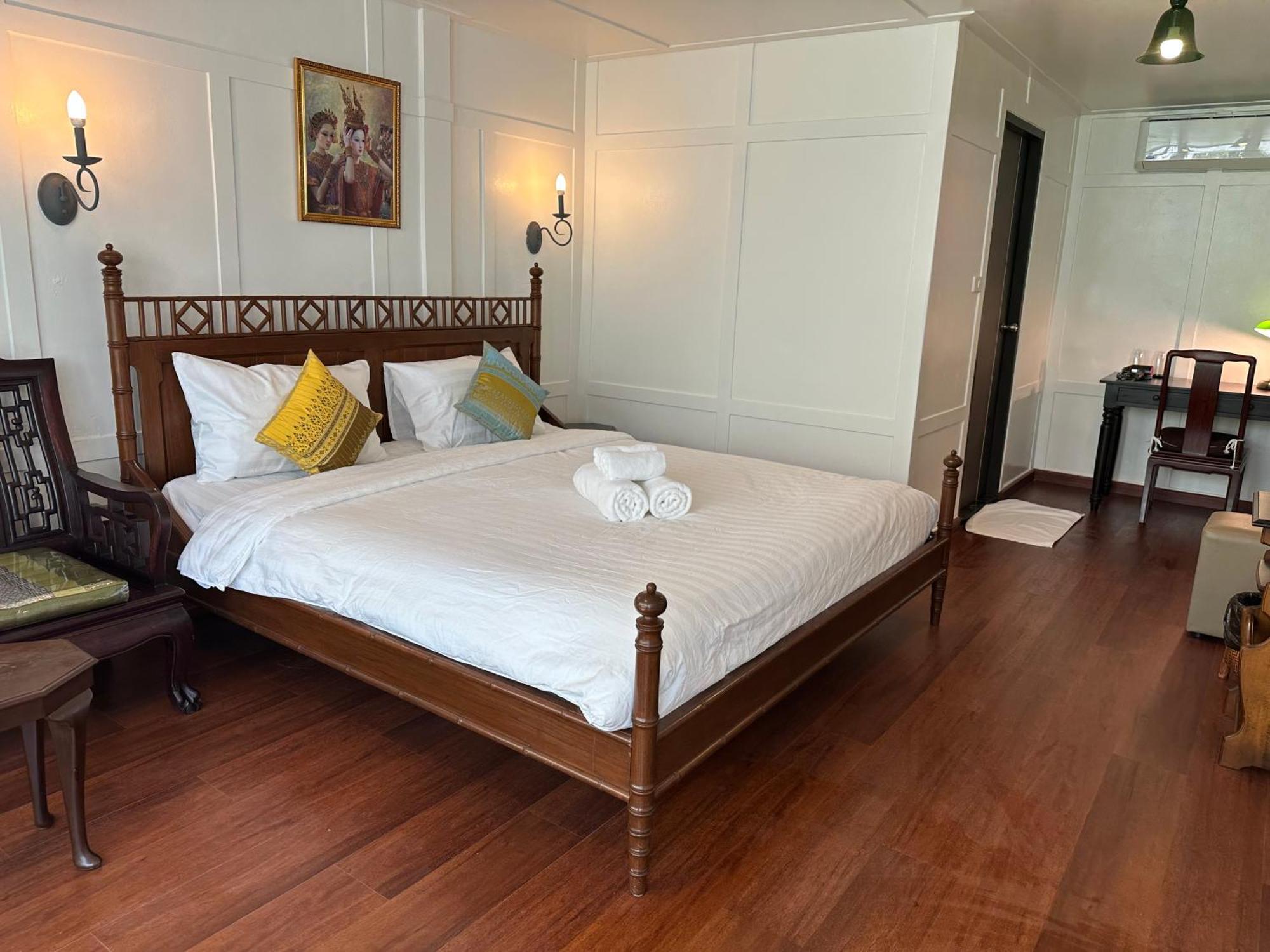 Hotel Baan Debtida Bangkok Esterno foto