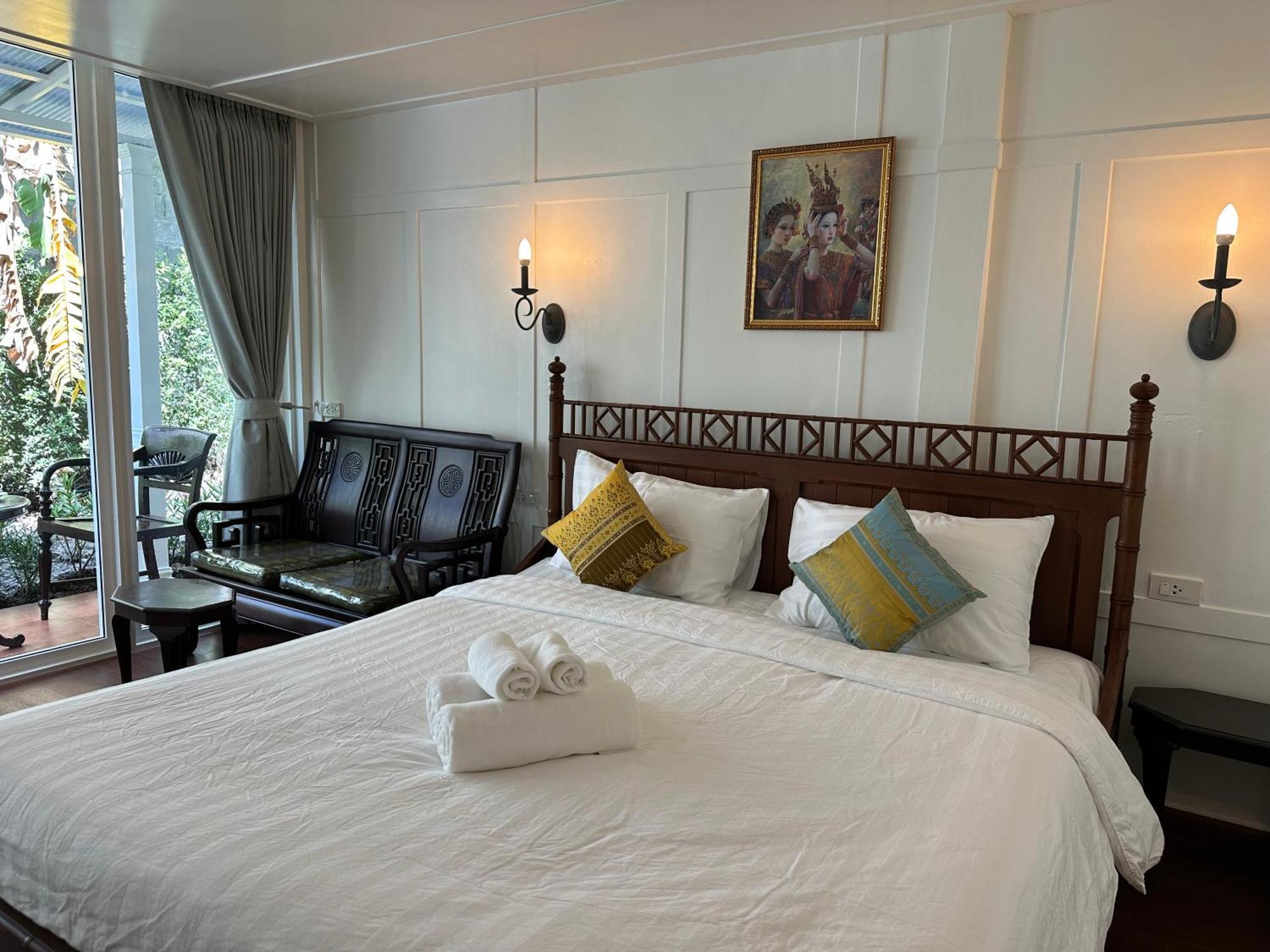 Hotel Baan Debtida Bangkok Esterno foto